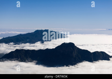 La Palma über den Wolken in der Cloud gefüllte Caldera de Taburiente aus dem Roque de Los Muchachos, Kanarische Inseln, Stockfoto