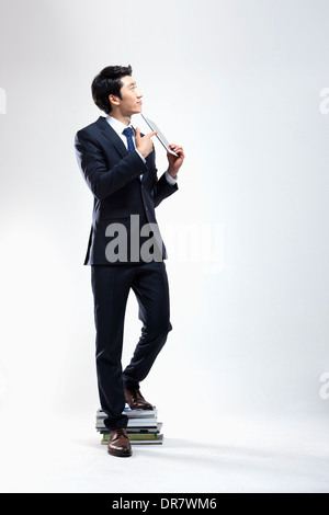 Geschäftsmann mit einem Tablet-PC Stockfoto