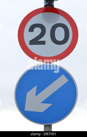 Bristol, UK. 21. Januar 2014. 20 km/h Geschwindigkeitsbegrenzung die durchsetzbar sind in Kraft getreten heute Morgen in der Stadt Bristol. Bildnachweis: Robert Timoney/Alamy Live-Nachrichten Stockfoto