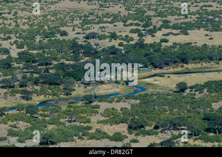 Luftaufnahmen aus dem Flugzeug vor nehmen die Lager Savute Elephant Camp von Orient-Express in Botswana in den Chobe National Park. Stockfoto