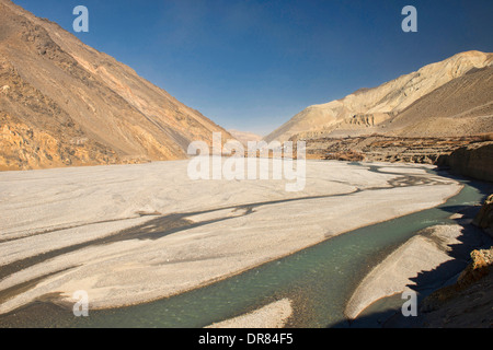 Nachschlagen der Kali Gandaki Fluss ins Königreich Mustang in der Annapurna Region Nepal Stockfoto