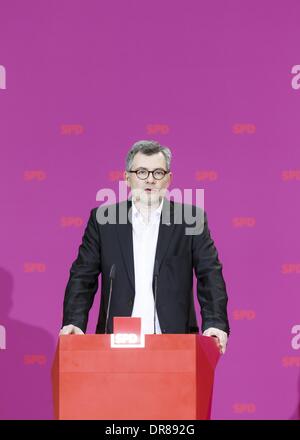 Berlin, Deutschland. 20. Januar 2014. SPD-Pressekonferenz mit SPD-Vorsitzende Gabriel, der neue SPD-Generalsekretär Fahimi und neuen SPD-Schatzmeister, Nietan am Willy-Brandt-Haus in Berlin. / Foto: Dietmar Nietan (SPD), SPD-Schatzmeister, am 20. Januar 2014. Bildnachweis: Reynaldo Paganelli/NurPhoto/ZUMAPRESS.com/Alamy Live-Nachrichten Stockfoto