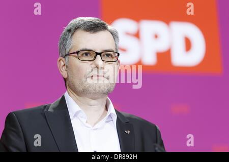 Berlin, Deutschland. 20. Januar 2014. SPD-Pressekonferenz mit SPD-Vorsitzende Gabriel, der neue SPD-Generalsekretär Fahimi und neuen SPD-Schatzmeister, Nietan am Willy-Brandt-Haus in Berlin. / Foto: Dietmar Nietan (SPD), SPD-Schatzmeister, am 20. Januar 2014. Bildnachweis: Reynaldo Paganelli/NurPhoto/ZUMAPRESS.com/Alamy Live-Nachrichten Stockfoto