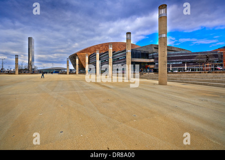 Wales Millennium Centre (Walisisch: Canolfan Mileniwm Cymru) ist ein Kunstzentrum befindet sich in Cardiff Bucht von Cardiff Stockfoto