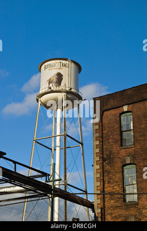 Wasserturm in Buffalo Trace Distillery in Frankfort, Kentucky Stockfoto