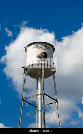 Wasserturm in Buffalo Trace Distillery in Frankfort, Kentucky Stockfoto