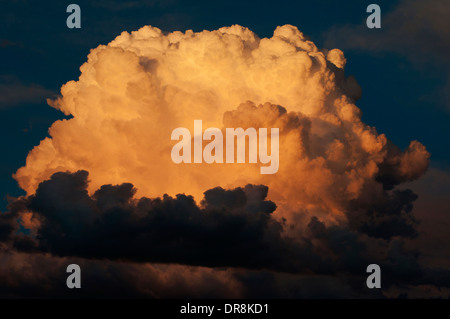 Thunderhead Wolke am Sonnenuntergang über Stanley Becken Idaho Stockfoto