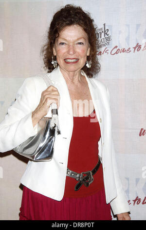 Gretchen Cryer Öffnung Nacht Party für "Näher als je zuvor" statt an der York Theatre Company New York City, USA - 20.06.12 Stockfoto