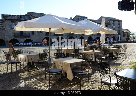 Café im Freien auf dem alten Platz Stockfoto