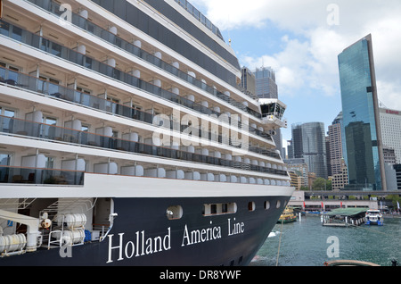 Cruise Liner Oosterdam, im Besitz von amerikanischen Linien Holland ankern in Circular Quay, Sydney Stockfoto