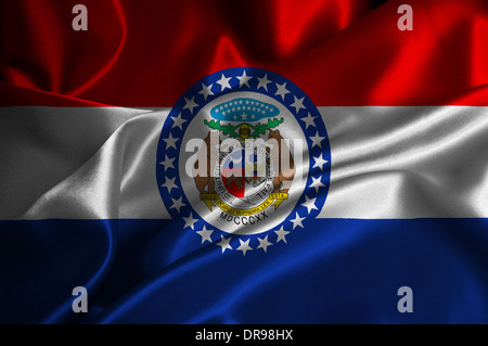 Missouri-Flagge auf seidige Textur. Stockfoto