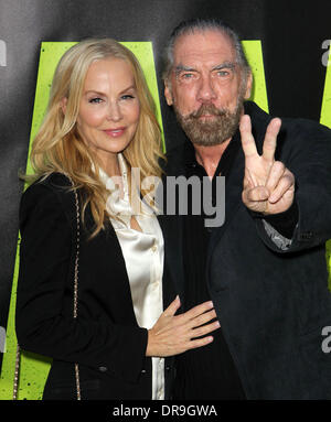 John Paul DeJoria; Broady Eloise DeJoria die Premiere von "Wilden" im Westwood Village - Ankünfte Los Angeles, Kalifornien - 25.06.12 Stockfoto