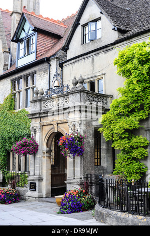 Das Olde Bell Hotel in Malmesbury, Großbritannien. Stockfoto