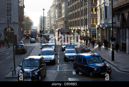 Piccadilly Verkehr London taxis Busse Stockfoto