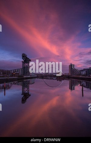 friedlichen Sonnenuntergang über dem Fluss Clyde in Glasgow Stockfoto