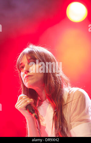 Französische Schauspielerin und Sängerin Charlotte Gainsbourg führt auf der Bühne am Theater Circo Preis Madrid, Spanien - 27.06.12 Stockfoto