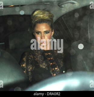 Katie Price verlässt aka Jordan Nobu Restaurant London, England - 28.06.12 Stockfoto