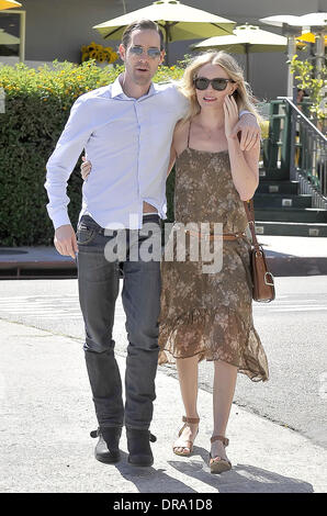 Kate Bosworth und Michael Polish sehr viel in der Liebe suchen, wie sie in West Hollywood Los Angeles, Kalifornien - 28.06.12 Lemonaid verlassen Featuring: Kate Bosworth und Michael polnischen wann: 28. Juni 2012 Stockfoto