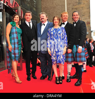 Craig Ferguson, Robbie Coltrane und Kevin McKidd mit Gästen Edinburgh International Film Festival 2012 - "Brave" - Premiere Edinburgh, Schottland - 30.06.12 Stockfoto