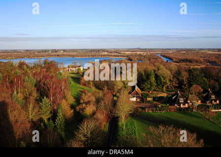 Ein Blick auf Ranworth breit und Deich vom Turm der Pfarrkirche von Ranworth, Norfolk, England, Vereinigtes Königreich. Stockfoto