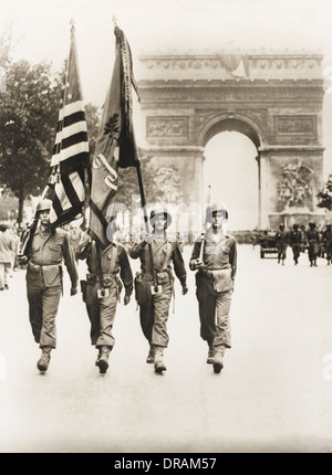 aus einer Sammlung von postkartengroße Bilder ausgegeben, um die Befreiung von Paris zwischen 19. und 26. August 1944 zu feiern.  1944 Stockfoto