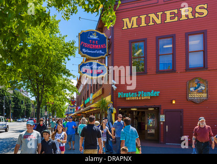 Die Seattle Waterfront mit Blick auf die Bergleute Landung auf Pier 57, Alaskan Way, Seattle, Washington, USA Stockfoto