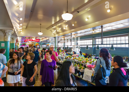 Innere des Pike Place Market in Seattle, Washington, USA Stockfoto