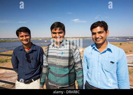 Asiens größte solar Popwer Bahnhof, der Gujarat-Solarpark in Gujarat, Indien. Es hat eine installierte Leistung von 1000 MW Stockfoto