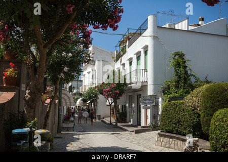 Straßenszene in Anacapri, Capri, Italien Stockfoto