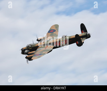 BBMF Avro Lancaster WW2 schwerer Bomber als HWR 100 Squadron RAF Stockfoto