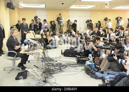 Tokio, Japan. 22. Januar 2014. Der ehemalige Premierminister Morihiro Hosokawa besucht eine Pressekonferenz am Tokyo Metropolitan Government Office in Tokyo am 22. Januar 2014. Hosokawa offiziell angekündigt, dass er in der bevorstehenden Tokyo gubernatorial Wahlen kandidieren würde. Bildnachweis: Aflo Co. Ltd./Alamy Live-Nachrichten Stockfoto