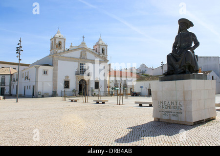 Ein öffentlicher Platz in Lagos, Algarve, Portugal genannt Praça Infante Dom Henrique Stockfoto