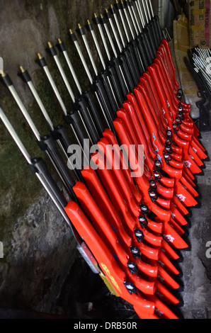 Der Luftgewehr-Industrie im Dorf Pare, in Indonesien Stockfoto