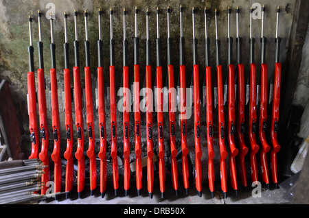 Der Luftgewehr-Industrie im Dorf Pare, in Indonesien Stockfoto