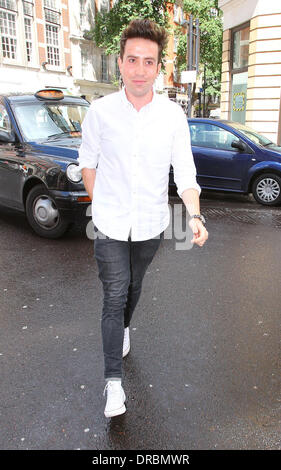 Nick Grimshaw im BBC Radio 1 Studios nach Bestätigung des neuen Hosts des Frühstücks zeigen, London, England - 11.07.12 Stockfoto