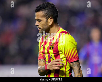 Valencia, Spanien. 22. Januar 2014. Dani Alves reagiert während der Copa del Rey-Spiel zwischen Levante und Barcelona Ciutat de Valencia, Valencia Credit: Action Plus Sport/Alamy Live News Stockfoto