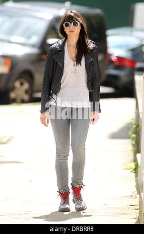 Daisy Lowe unterwegs in Primrose Hill London, England - 12.07.12 Stockfoto