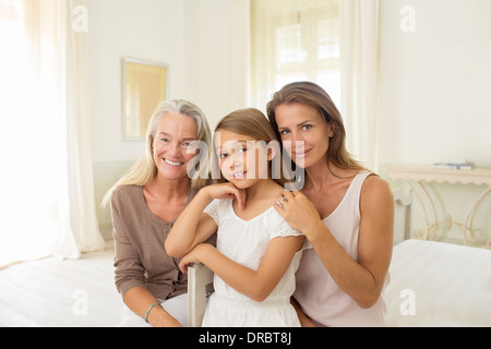 Mehr-Generationen-Frauen im Schlafzimmer Stockfoto