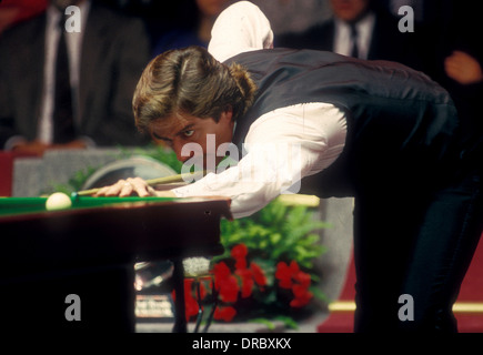Kanadische Cliff Thorburn bei The Embassy World Snooker Turnier, Crucible Theatre Sheffield in den frühen 1980er Jahren Stockfoto