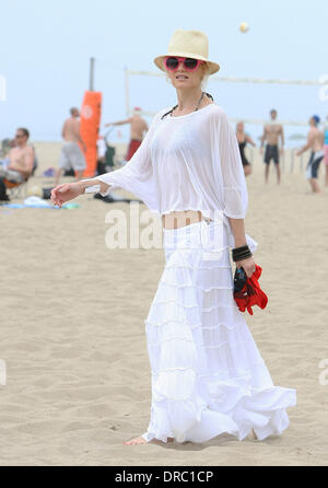 Gwen Stefani genießt den Tag am Strand von Santa Monica mit Freunden.  Los Angeles, Kalifornien - 14.07.12 Stockfoto