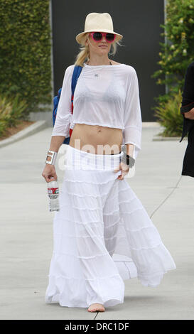 Gwen Stefani genießt den Tag am Strand von Santa Monica mit Freunden.  Los Angeles, Kalifornien - 14.07.12 Stockfoto