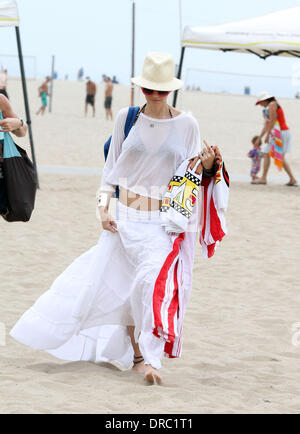 Gwen Stefani genießt den Tag am Strand von Santa Monica mit Freunden.  Los Angeles, Kalifornien - 14.07.12 Stockfoto