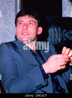 Jimmy 'Whirlwind' White in The Embassy World Snooker Turnier, Crucible Theatre Sheffield in den frühen 1980er Jahren Stockfoto