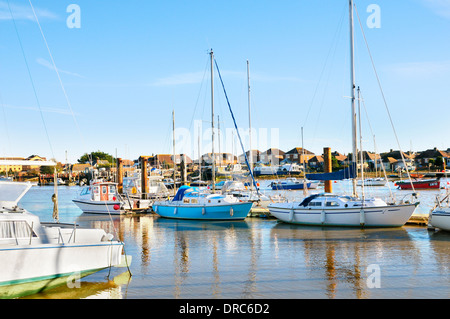 Boote auf dem Fluss Adur, Shoreham-by-Sea, West Sussex, England, UK Stockfoto