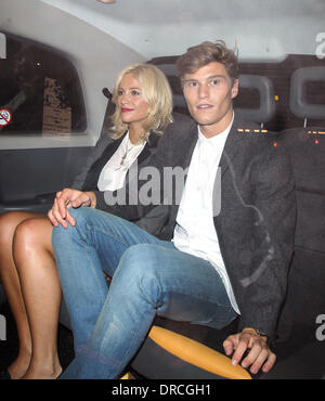 Pixie Lott und Oliver Cheshire bei der Johnnie Walker Blue Label Abendessen im Mortons. London, England - 17.07.12 Stockfoto