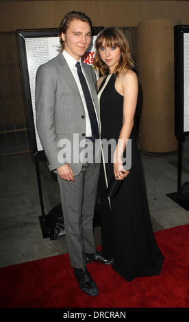 Paul Dano, Zoe Kazan Teilnahme an der Los Angeles Premiere von Ruby Sparks, gehalten an der Lloyd E. Rigler Theater Hollywood, California - 19.07.12 Stockfoto
