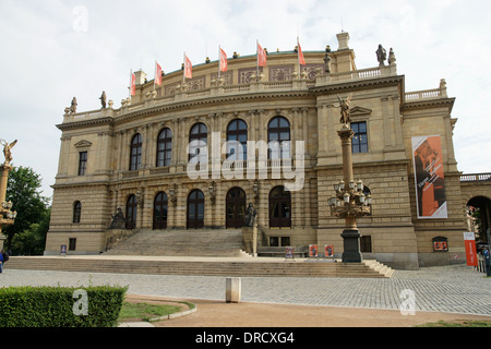 Tschechische Republik. Prag. Das Rudolfinum. Entworfen im Neo-Renaissance-Stil von Josef Zítek (1832-1909) und Josef Schulz 1885. Stockfoto