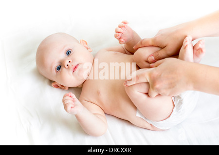 Mutter ihr Baby Kleinkind Turnen Stockfoto