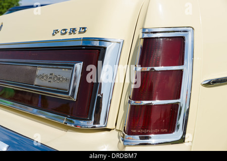 Die hintere Bremse leuchtet in voller Größe Auto Ford LTD (Americas) Stockfoto