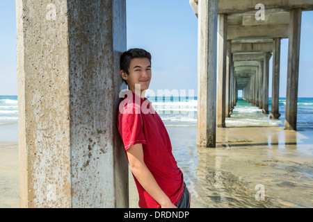 Teenager am Strand, La Jolla, Kalifornien Stockfoto